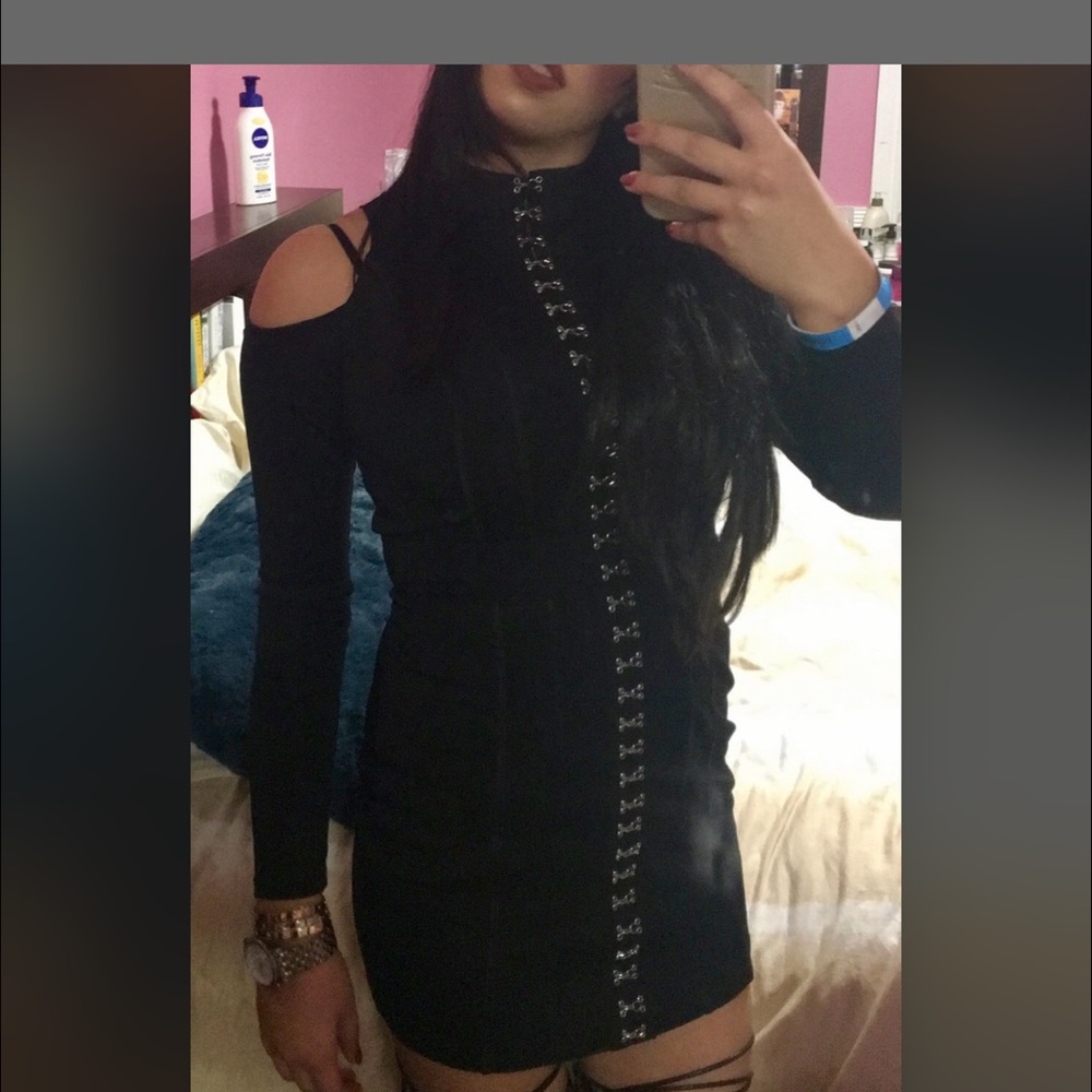 BEBE Hook and Eye Open Shoulder Dress